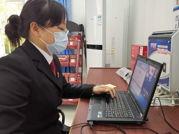 柳嘉GDP_中国gdp增长图(2)